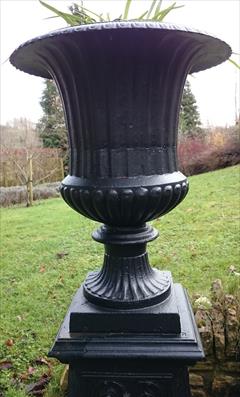 Pair of large antique cast iron urns5.jpg